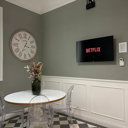 דירה Dimora Borghese “whitaker”